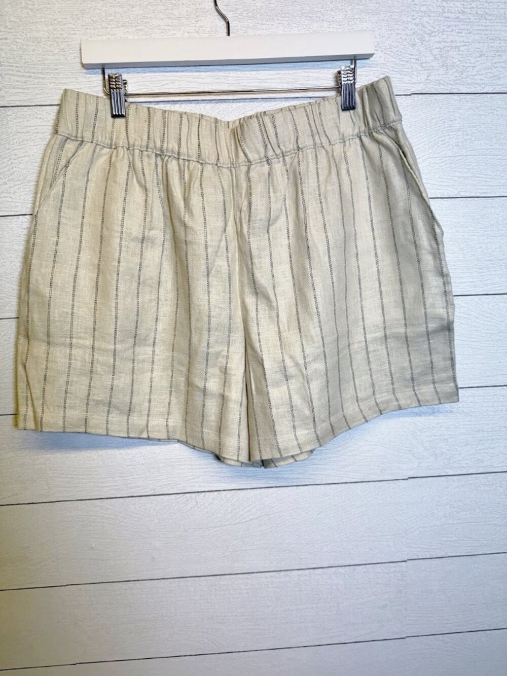 NEW BLANKNYC Women's Linen Blend Pull On Short L NWT Beige Stripe 5" Inseam